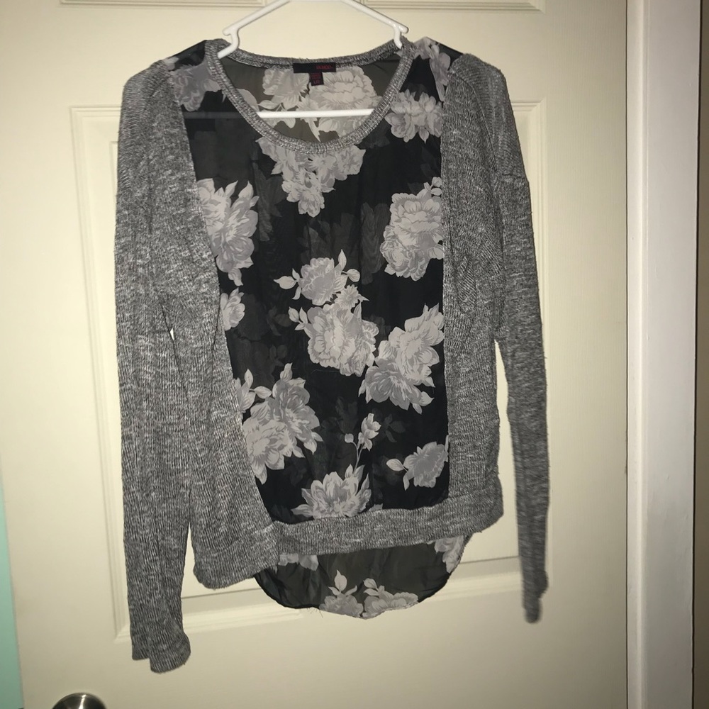 Sheer flower w/ sweater material arms top